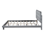 Tweepersoonsbed met fluwelen platform en LED-frame en gecapitonneerd hoofdeinde, beige
