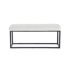 Moderne gestoffeerde bank met metalen frame
