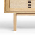 Houten TV-meubel met deuren en kabelbeheer